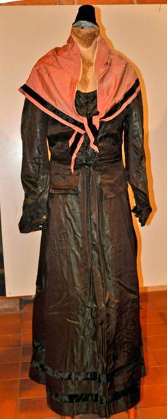 null Arlesian costume circa 1900