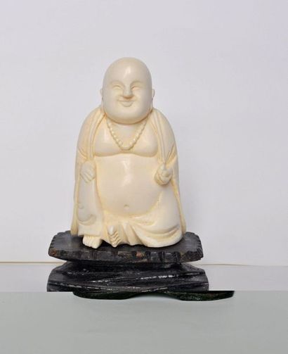 Set of 2 Buddha in bone. Ht. 8cm