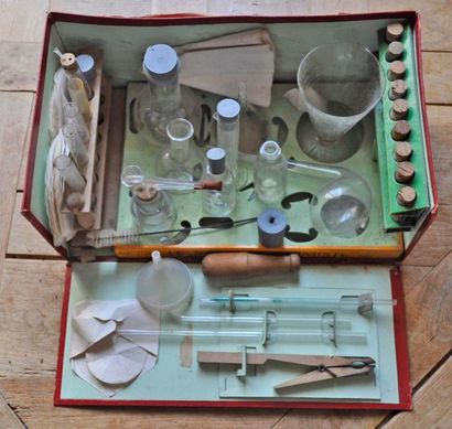 The learned chemist. Children's game circa...