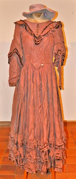 null Purple dress with hat (damaged) 1830 style