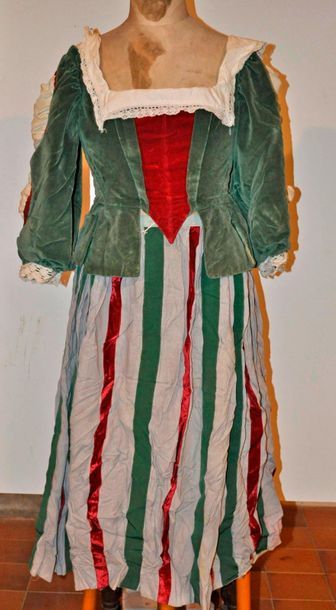 Green/red striped skirt set, green velvet...