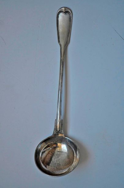 Silver ladle with nets. 200grs approx.