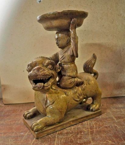 Dog of Fô. China, glazed earthenware (ac...