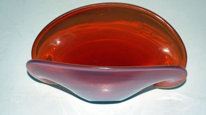 null Shell-like, colored glass pouch - Italian or Swedish work in the (19)70's ?