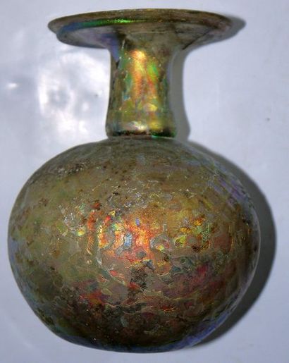 Iridescent glass vase, damasked with geometric,...