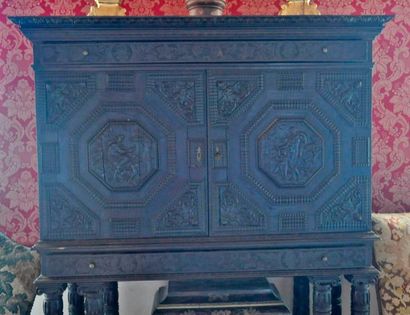 null Cabinet in blackened wood and veneer with Patres et Venus decoration, in frames...