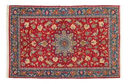 null End Isfahan ( iran ) around 1970

Dimensions. 240 x 155 cm

Technical specifications....