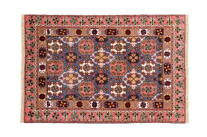 null Original Goulchan (Afghan) circa 1980

Dimensions. 175 x 117 cm

Technical specifications....