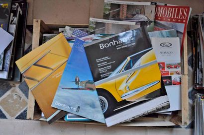 Lot of 103 auction catalogues and leaflets...