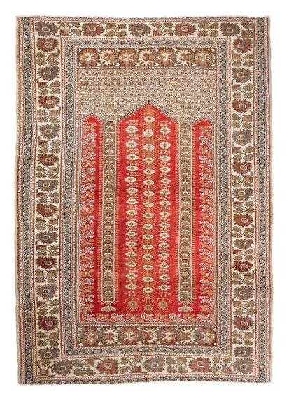 null PENDERMA (Asia Minor), late 19th century

A brick mihrab, vegetalized, compartmentalized...