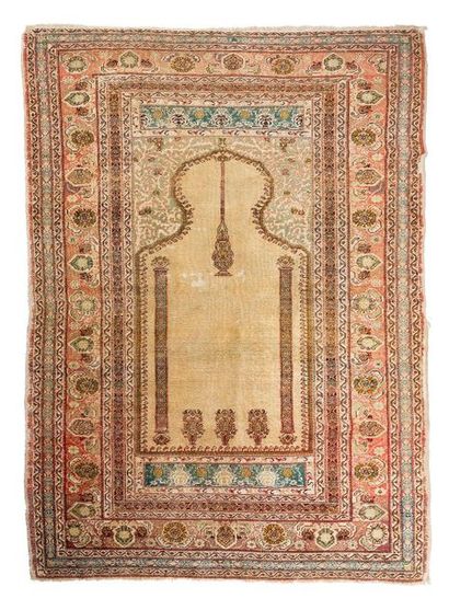 null PENDERMA (Asia Minor), Late 19th century

A cream-coloured mihrab, with arabesques,...