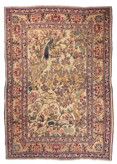 Rare TABRIZ SOOF in relief on a silk background...