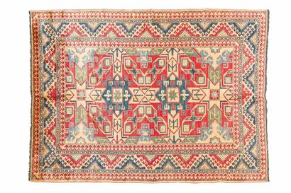 null Important Kazak (South Caucasus). Around 1985 Decoration recalling the Borchalou...