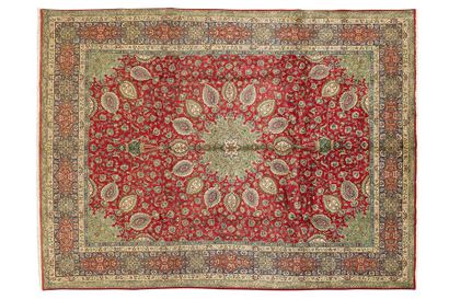null Important Tabriz ( North West of Iran ) around 1975 Dimensions. 392 x 202 cm

Technical...