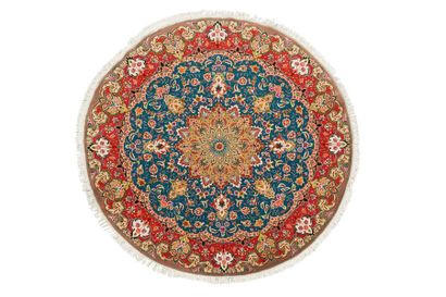 null Original and fine Tabriz (North West Iran). Made of wool and silk Around 1985...