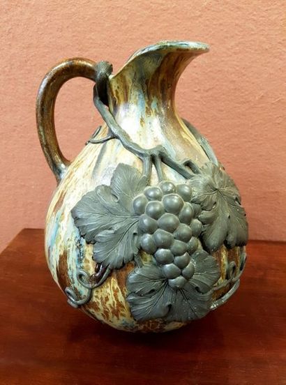 null R. GUERIN and A. CHEZAL. Pitcher with brown and ochre-coloured runners shaded...
