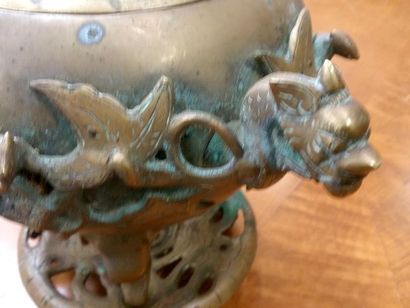 null Bronze covered perfume burner. Japan; Ansé of fantastic animals. Height approx....