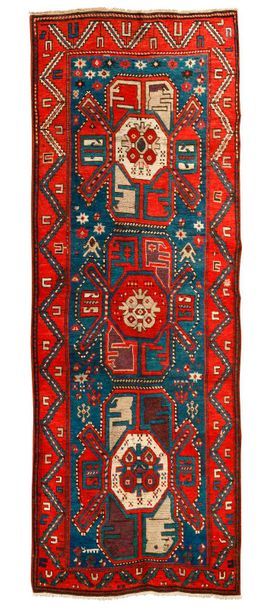 null Rare et curieux tapis KAZAK SALIANI (Caucase), fin du 19e siècle

Dimensions...