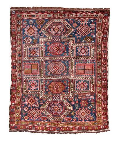 null Tapis KONAGEND (Caucase), fin du 19e siècle

Dimensions : 150 x 115cm.

Caractéristiques...