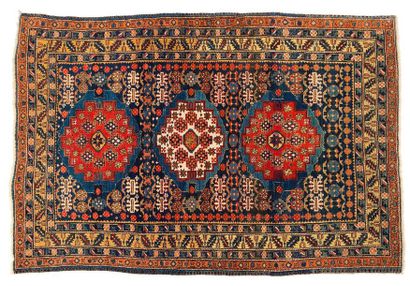 null Beau tapis TCHI-TCHI (Caucase), début du 20e siècle

Dimensions : 190 x 142cm.

Caractéristiques...