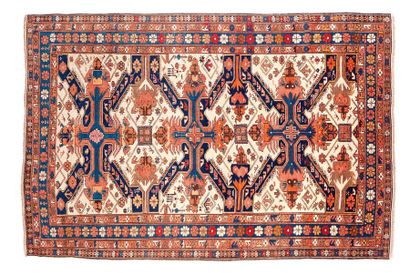 null SEÏKHOUR carpet (Caucasus), late 19th century

Dimensions: 200 x 138cm.

Technical...