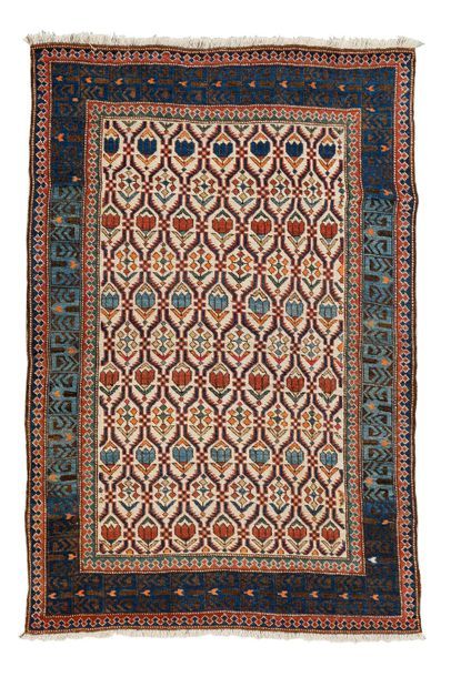 null 
Tapis DAGHESTAN (Caucase), fin du 19e 




Dimensions : 143 x 110cm.




Caractéristiques...