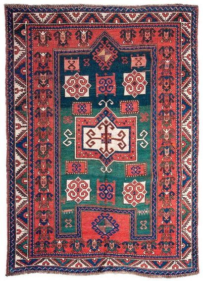 null Rare tapis FACHRALO (Caucase, Arménie), fin du 19e siècle

Dimensions : 175...