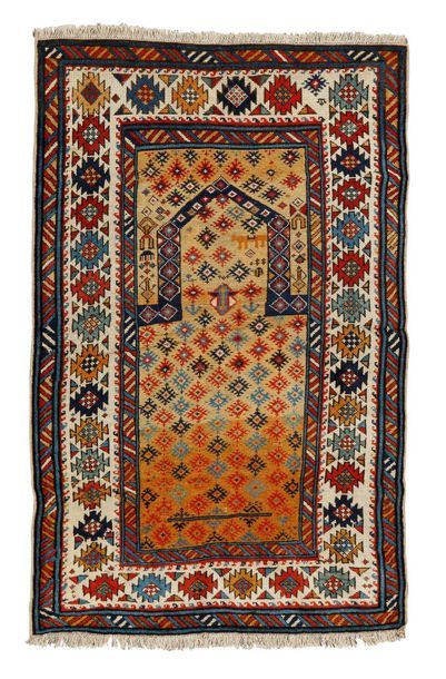 null Rare tapis KOUBA (Caucase), fin du 19e siècle

Dimensions : 120 x 83cm.

Caractéristiques...