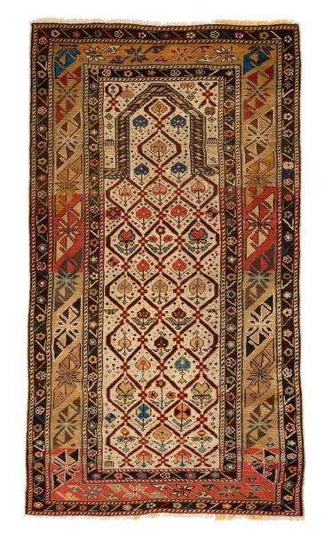 null Carpet DAGHESTAN (Caucasus), late 19th century

Dimensions: 165 x 95cm.

Technical...
