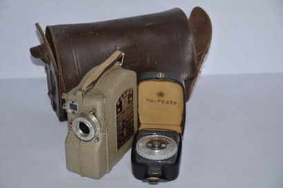 null Ercsam Camex camera, circa 1956, in its case.