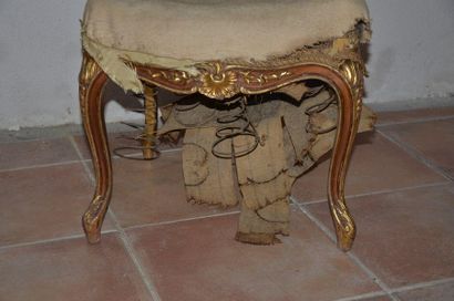 null Chaise en bois sculpté peint et doré. Napoléon III