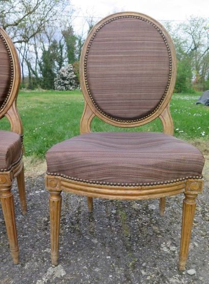 null Pair of Louis XVI period chairs in painted wood. 
