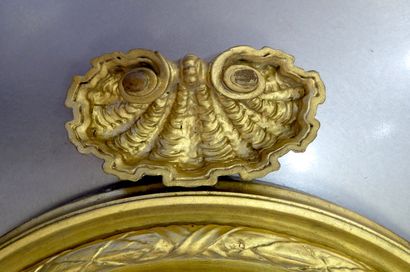 null Miroir Anglais d'époque XVIII -ème en bois dorée. Haut 90 cm larg. 57 cm