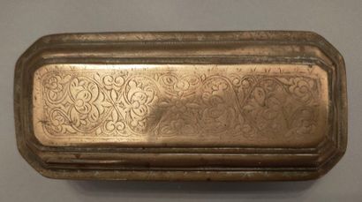 null Brass box, nice interlacing work - Late 17th century German or Flemish work...