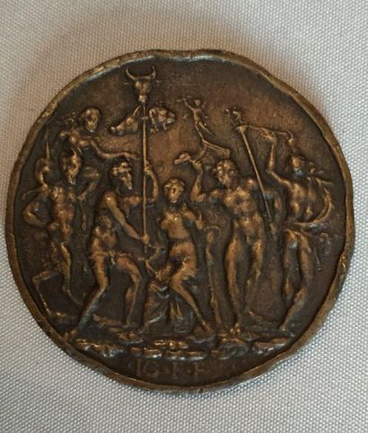 null Bronze round fireback representing a scene in antique style - bears an inscription...