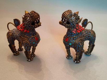 null Pair of Dragons forming a bottle - Silver low title - work India ? - enamels...