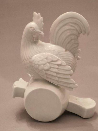 null Rooster in China white, bears a stamp on the bottom - H: 20 cm - W: 16 cm -...