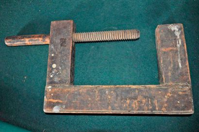 null Clamp by cabinetmaker BOULARD, 5 times stamped with the master's name, 18th...