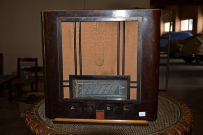 null Ducretet Thomson. Radio set, in the state (missing buttons) (Ref: 13)