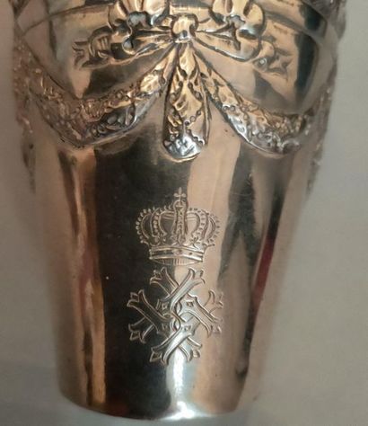 null Silver goblet - German hallmark - Coat of arms - two heads in profile surrounded...