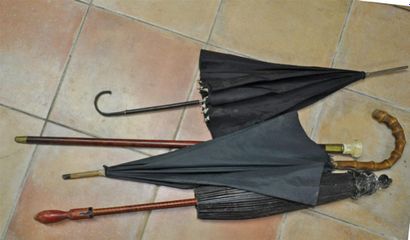 null Lot de 4 parapluies, ombrelles 1900, chinoise, canne et 2 pommeaux de canne...