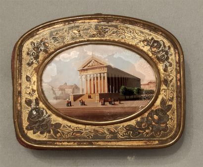 null Petit porte-monnaie en métal niellé doré, à décor peint d'un Temple Grec, intérieur...