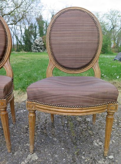 null Paire de chaises d'époque Louis XVI en bois peint.