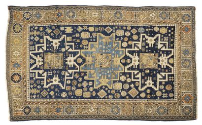 null LESGHI carpet (Caucasus), late 19th century

Dimensions: 159 x 108cm.

Technical...