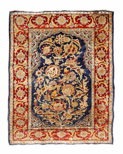 null HEREKE in silk (Turkey), circa 1975, brocaded in metal and signed. Size : 101...