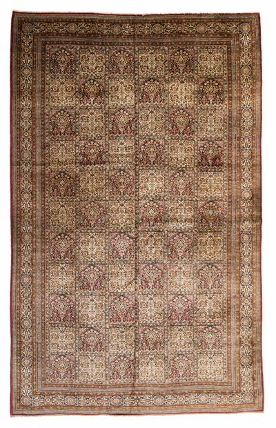 null Silk GHOUM (Iran), Shah's time, circa 1980. Dimensions: 315 x 208cm. Technical...