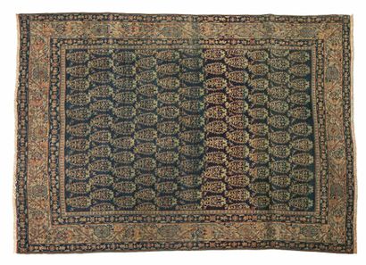 null TABRIZ carpet (Persia), late 19th century.

Dimensions : 160 x 120cm

Technical...