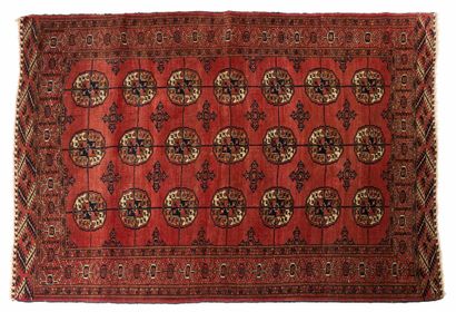 null BOUKHARA carpet (Russia), early 20th century

Dimensions : 158 x 120cm

Technical...