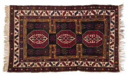null CHIRVAN carpet (Caucasus), 1st third of the 20th century

Dimensions : 232 x...