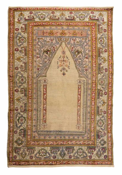 null Silk Caesarea carpet (Asia Minor), 1st third of the 20th century

Dimensions...